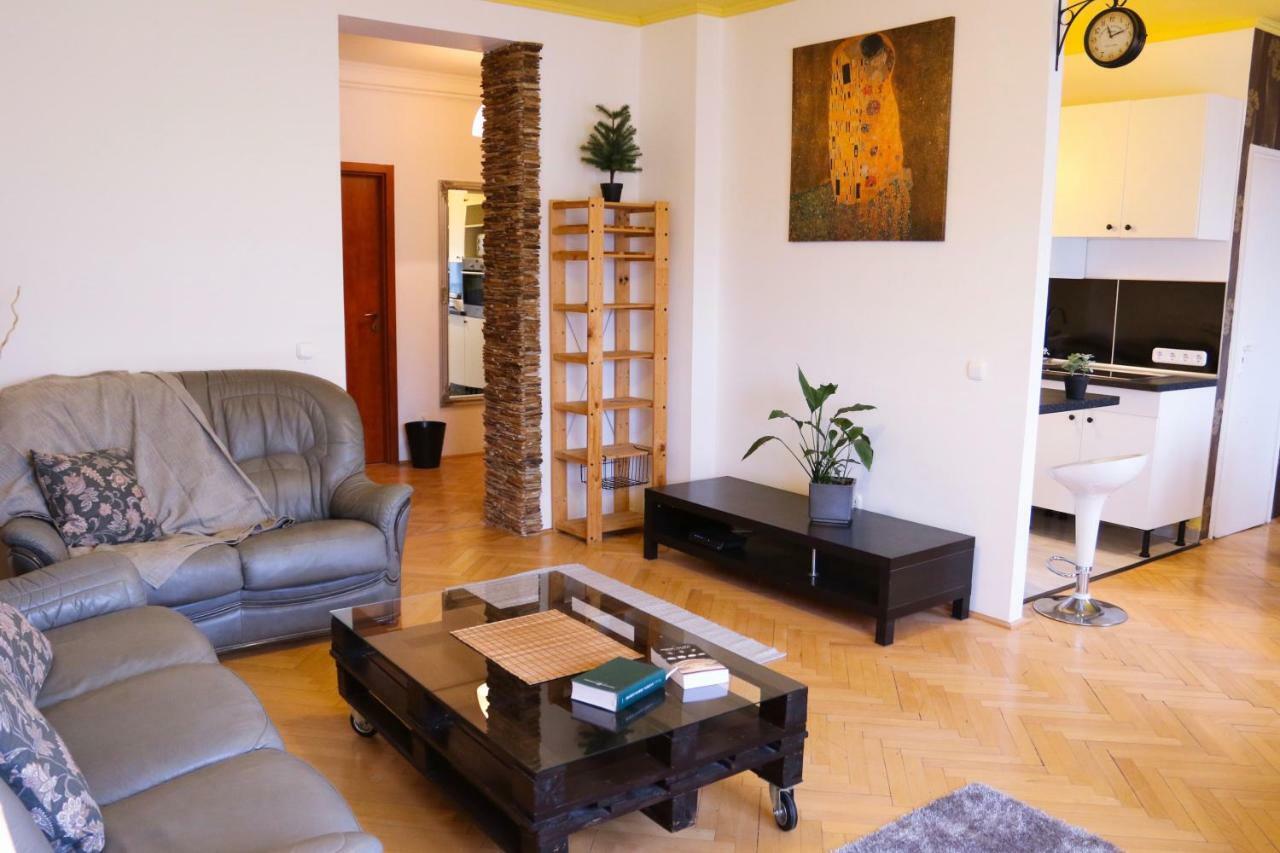 Palace Apartman - Minaret, Eger Extérieur photo